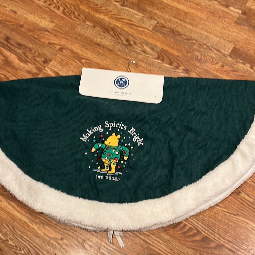 NWT Life is Good/ Winnie the Pooh tree skirt